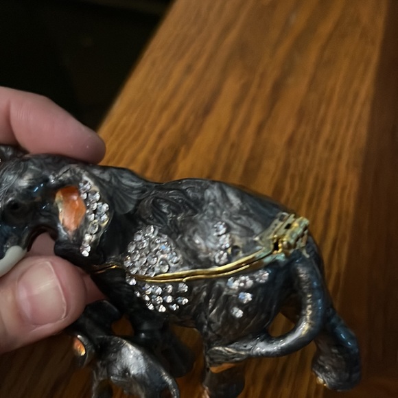 Elephant jewelry holder - Picture 5 of 5